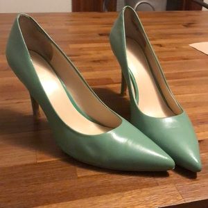 Nine West green pumps (Sz 8) - perfect for spring!